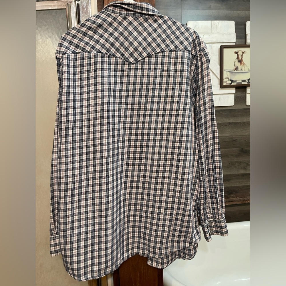 Men’s Old Navy Plaid Pearl Snap Button-Up Shirt - Picture 2 of 7